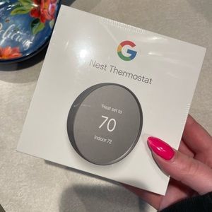 Google Nest Thermostat Charcoal BNIB